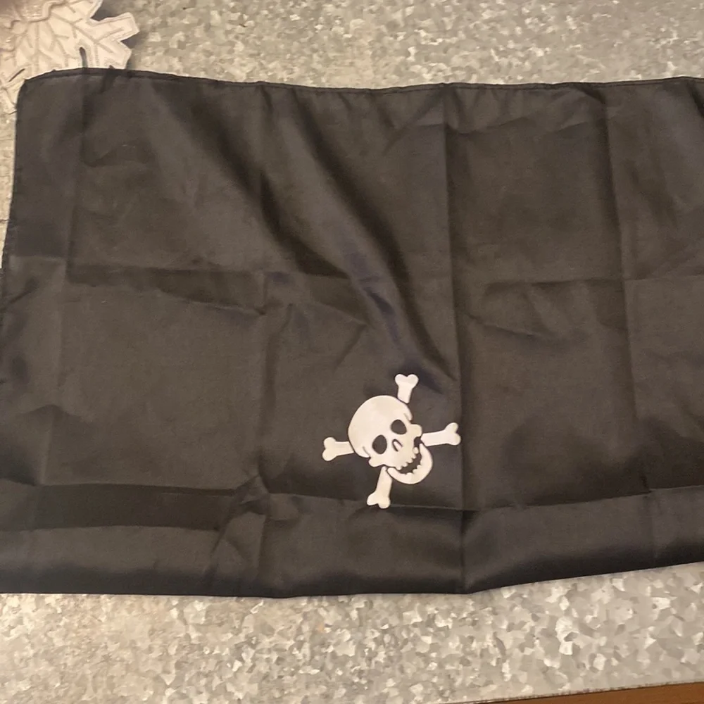 Pirate skull bandana
